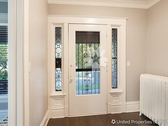 5th image of 879 Caulfield Ave SW