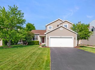 984 Tallgrass Dr, Bartlett, IL 60103