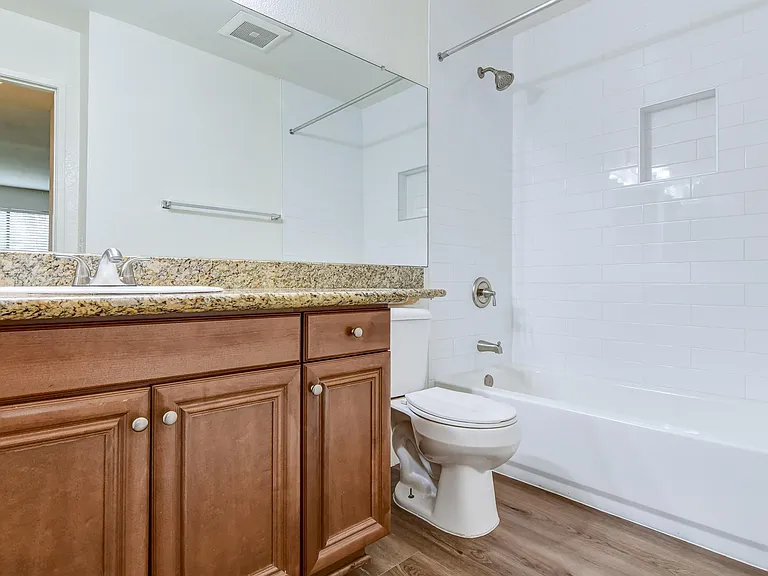 Rancho Hillside Apartments — Photo 30