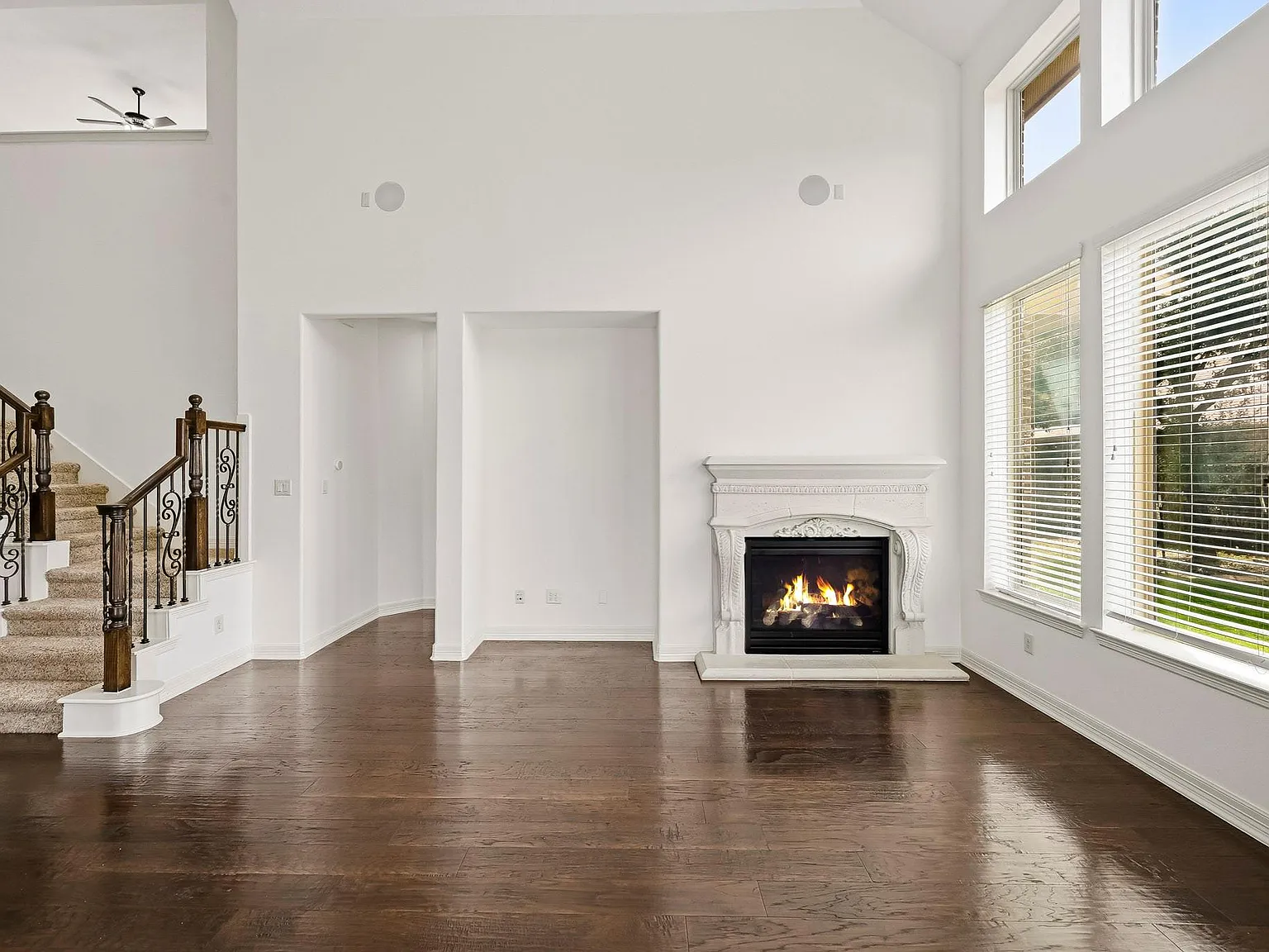 4 bed, 3.5 bath, 3511 sqft, $3,300 — Photo 4