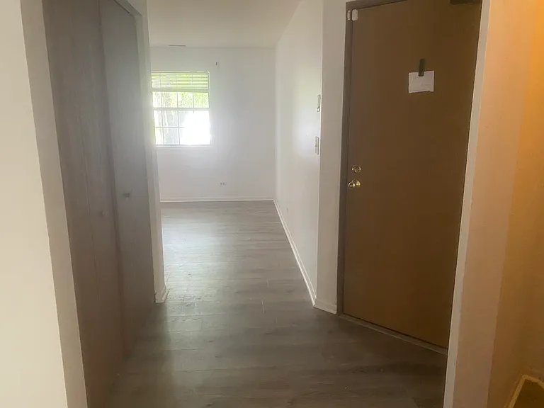 549 E Shag Bark Ln #B — Photo 5