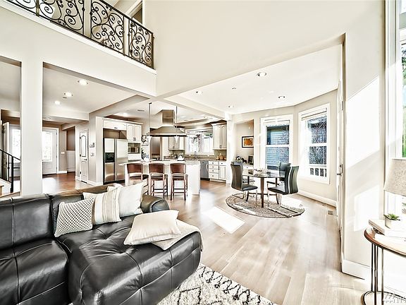 5th image of 10105 NE 16th Pl