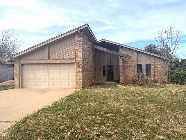 1st image of 2618 Button Willow Ave