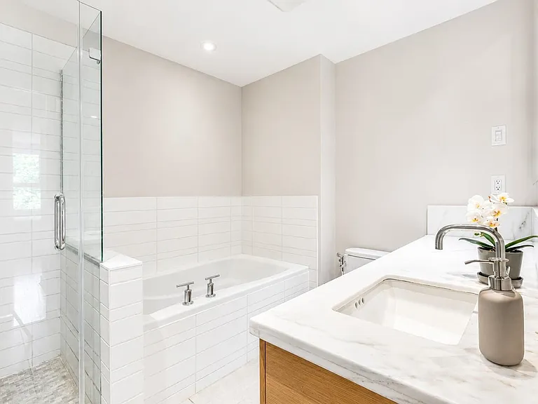 6015 Iona Dr #107 — Photo 21