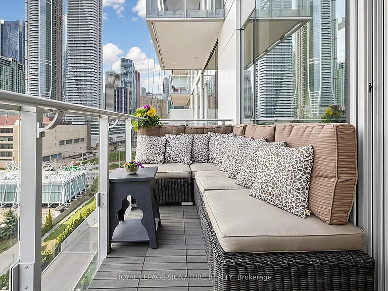 39 Queens Quay E #830 — Photo 26