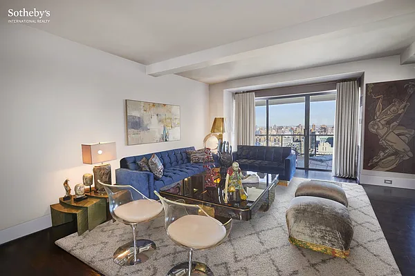 Sold by Sotheby's International Realty | media 7