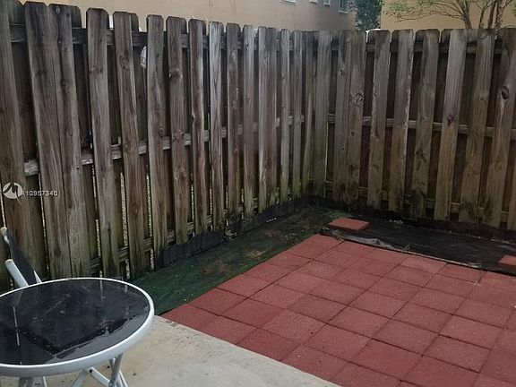 3rd image of 2021 SE 3rd Dr #2021
