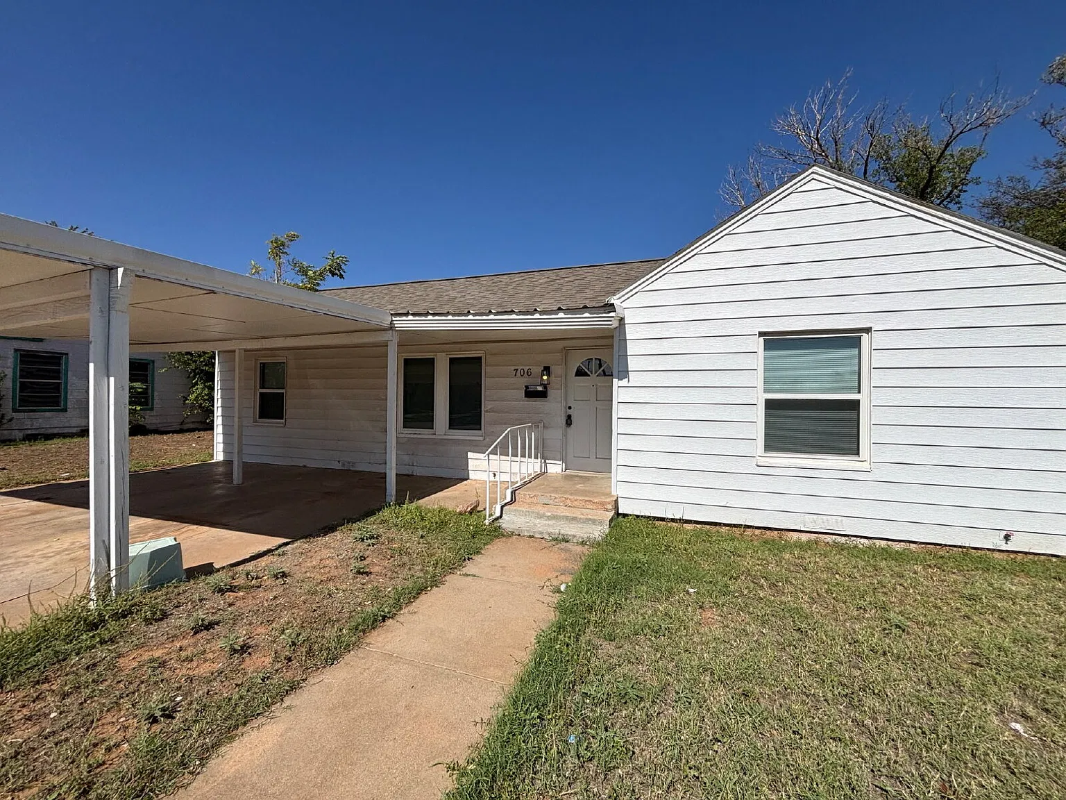 3 bed, 1.0 bath, 1676 sqft, $1,500 — Photo 1