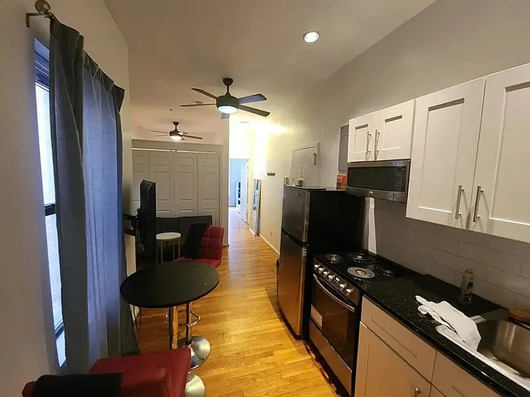 534 W 50th St #5B — Photo 3