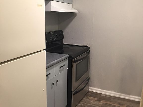 4th image of 9511 Contessa Dr APT 9