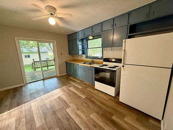3rd image of 415 Weston Ave