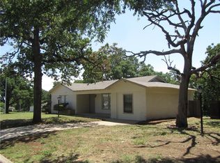 2208 Flemming Dr, Fort Worth, TX 76112