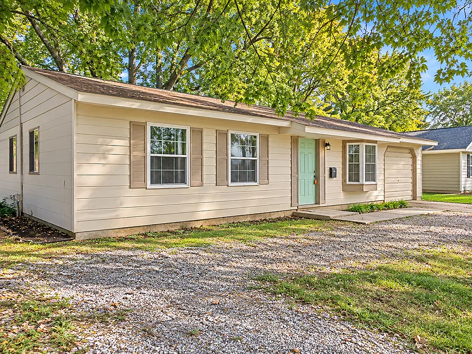 1102 Austin Dr
