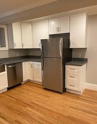 2nd image of 1372 Pine St #3