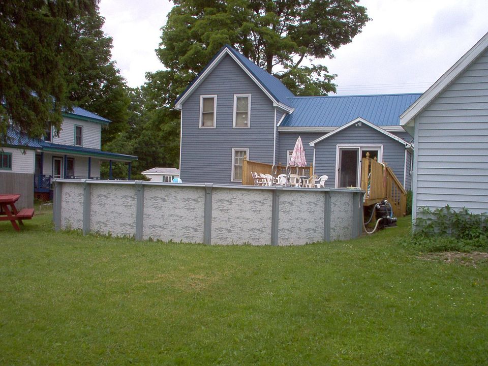 back_view_1381 Eagle ST. Sandusky 14133