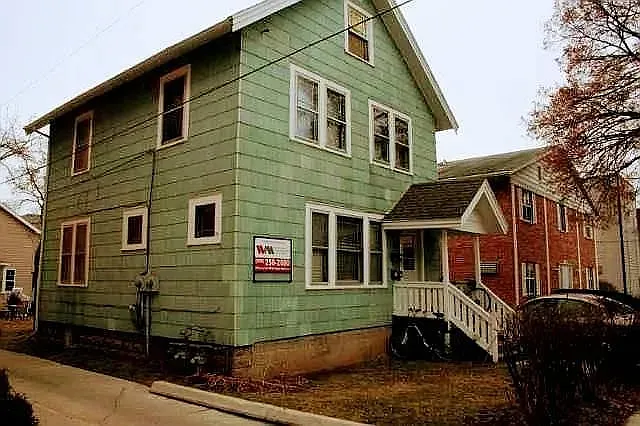 Outside Front/Side - 517 W Doty St #2