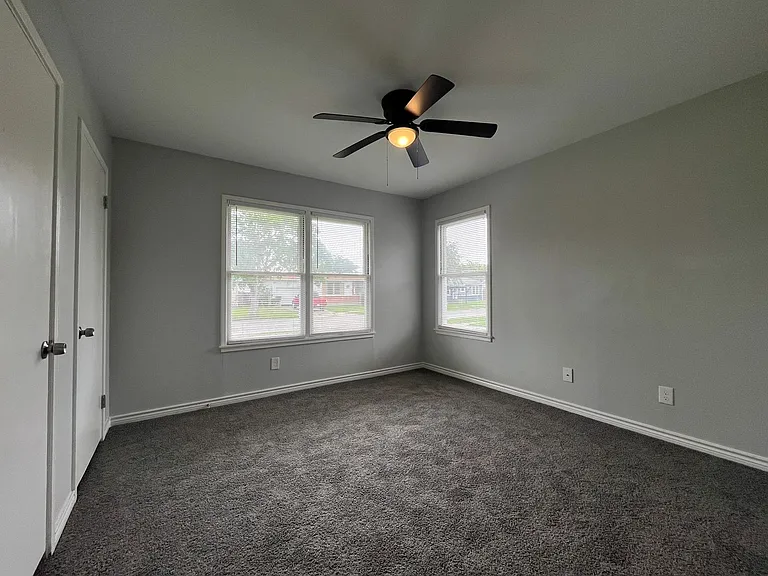 4801 Lansdown Dr — Photo 15