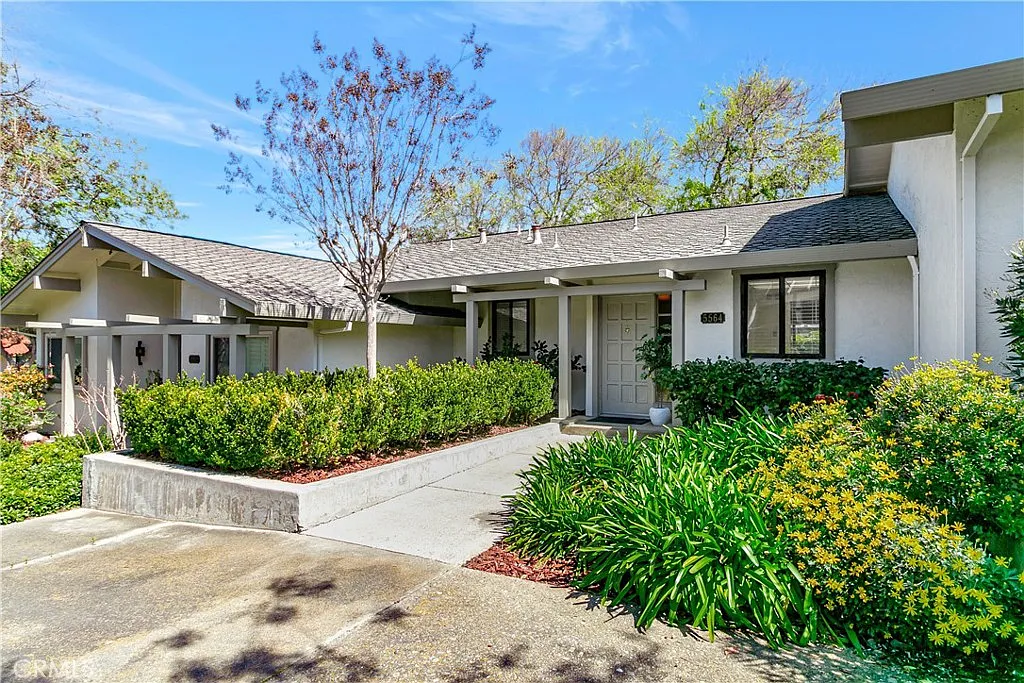 5564 Cribari Cir photo 1