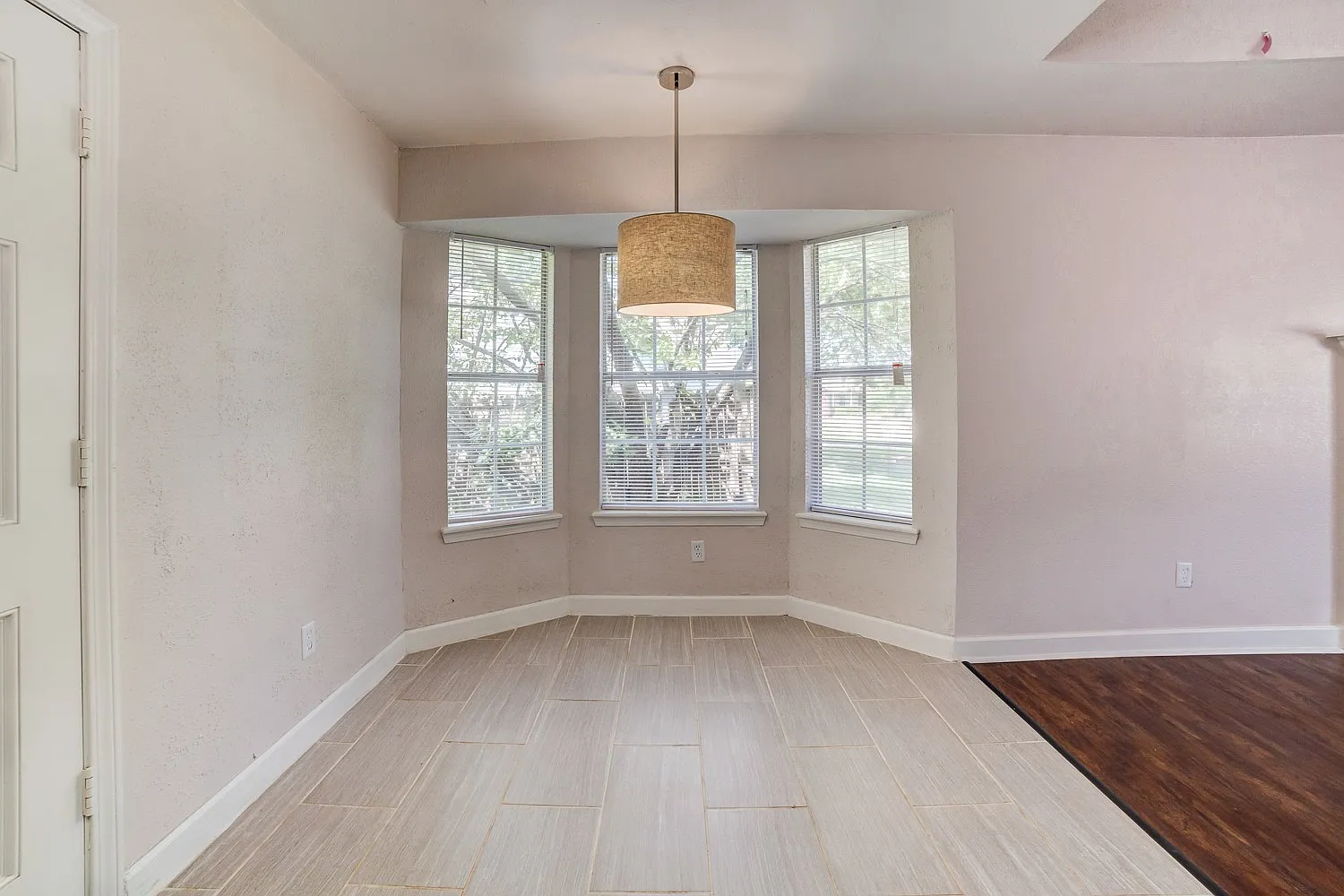 3 Bed | 2 Bath in Bixby! — Photo 4