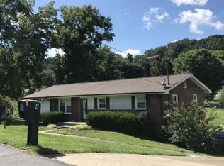 4 Midland Cir, Johnson City, TN 37601