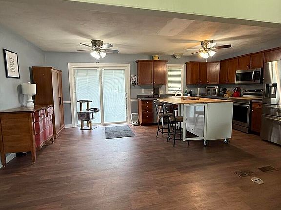 4th image of 172 E Meadow Ln