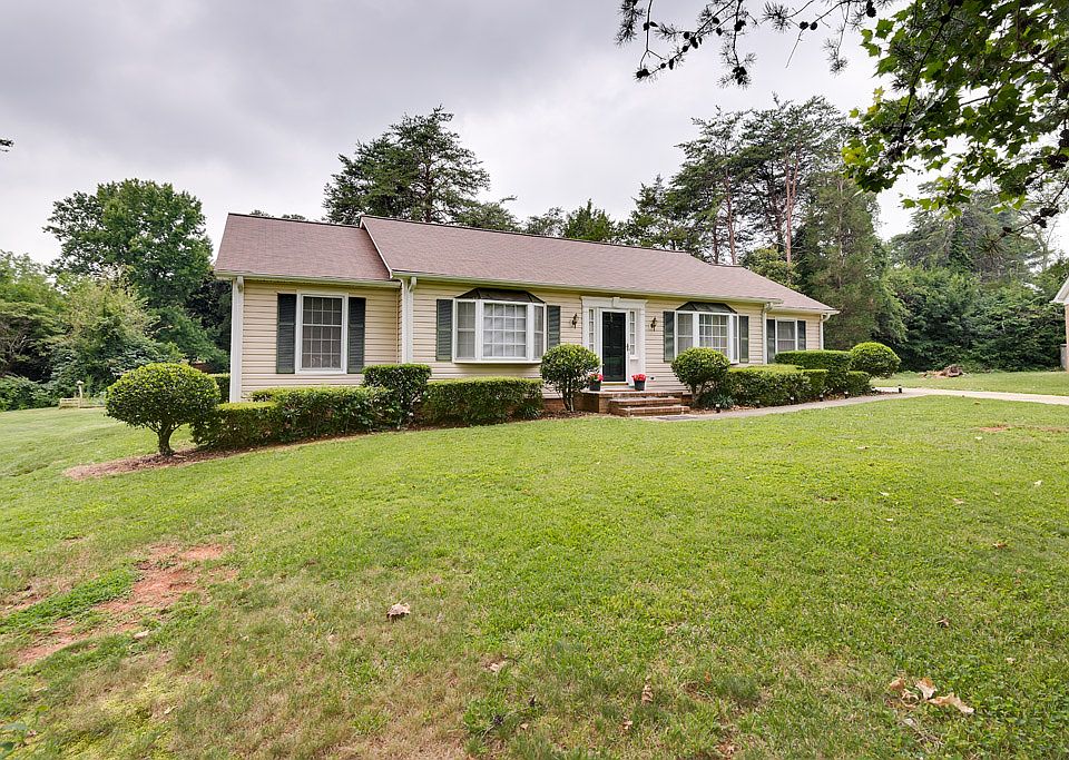 1st image of 4 Carlynn Ct