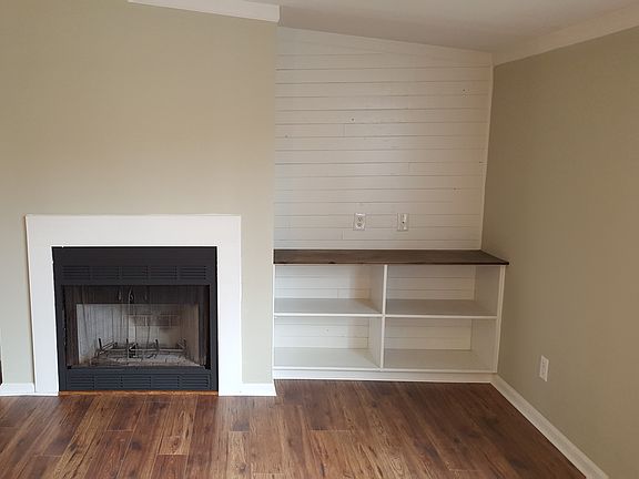 Fireplace & Built-In