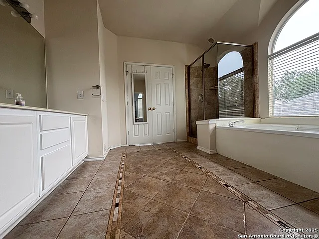 21511 Rio Comal — Photo 28