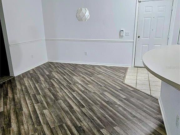 3rd image of 3561 Conroy Rd APT 212