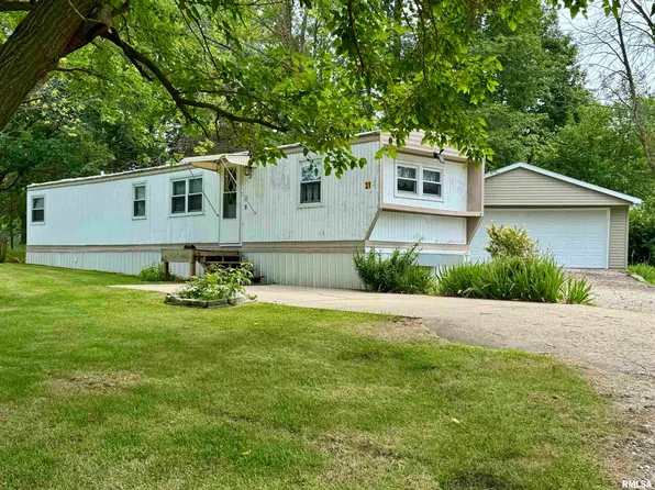 21 Cahokia Dr, Pawnee, IL 62558
