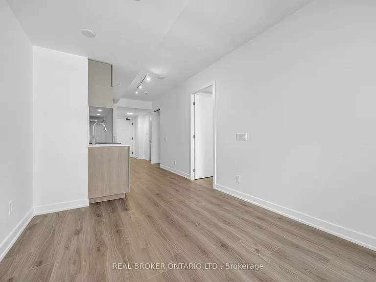 100 Queen St E #1912 — Photo 16