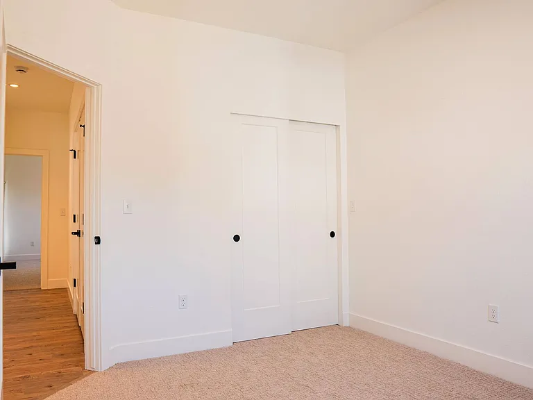 150 Rothrock Pl — Photo 56