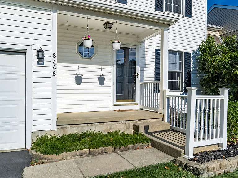 8446-1 Olenbrook Dr — Photo 5