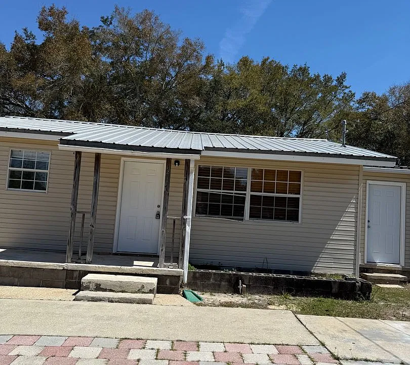 217 Bay St