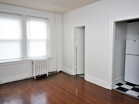 3rd image of 6 E Read St APT 203