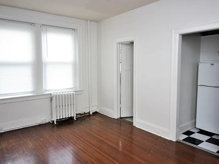 Avon Apartments — Photo 11