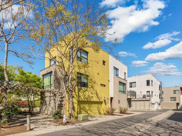 402 Palisade Dr, Oakland, CA 94607