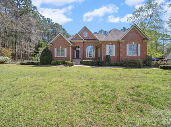 2909 Lakeshore Dr, Chester, SC 29706