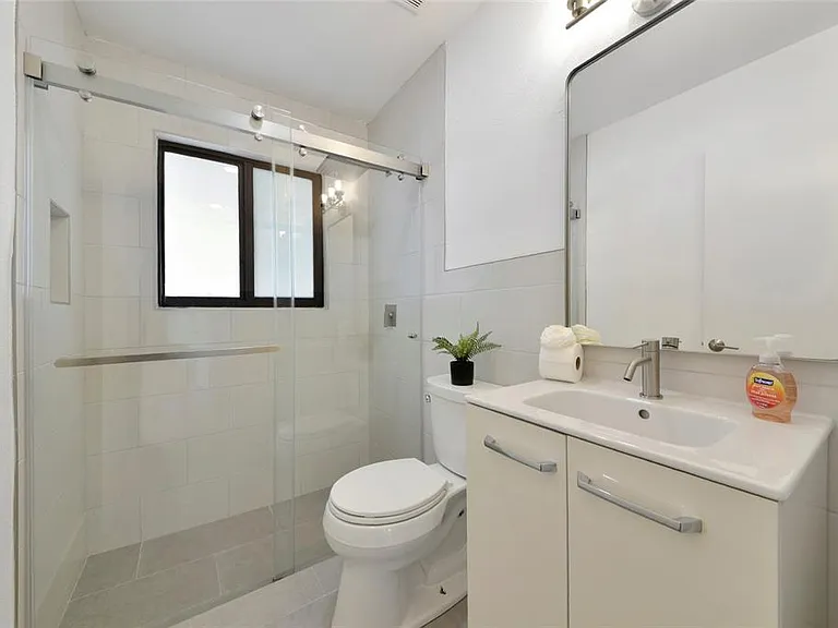 2239 Worrington St — Photo 23