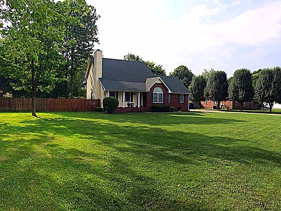 4th image of 207 Louise Dr
