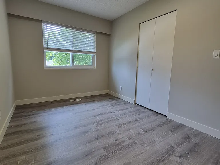 3853 Clematis Cres — Photo 19
