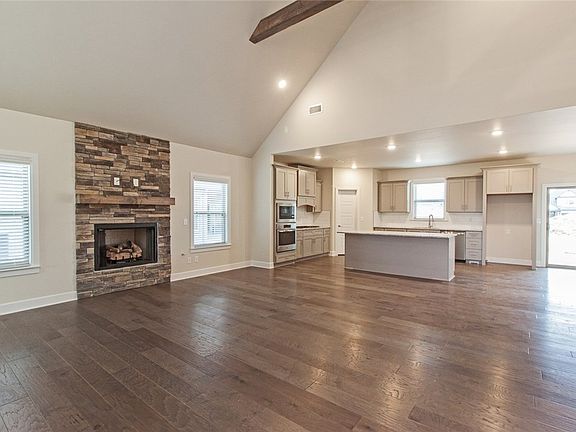 4th image of 4302 SW Wheatgrass Blvd