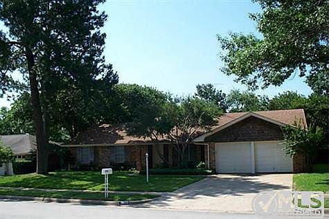 5th image of 1802 Park Hill Dr