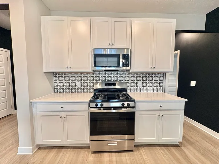 3694 Locust Dr — Photo 6