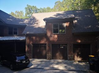 200 Grogans Lake Point, Sandy Springs, GA 30350