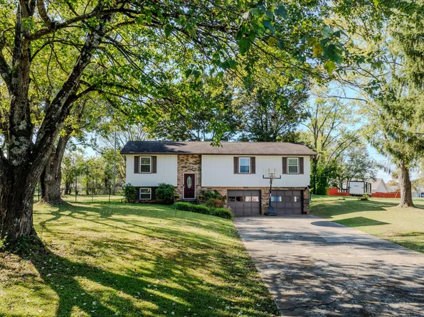 105 Chaucer Cir, Maryville, TN 37803