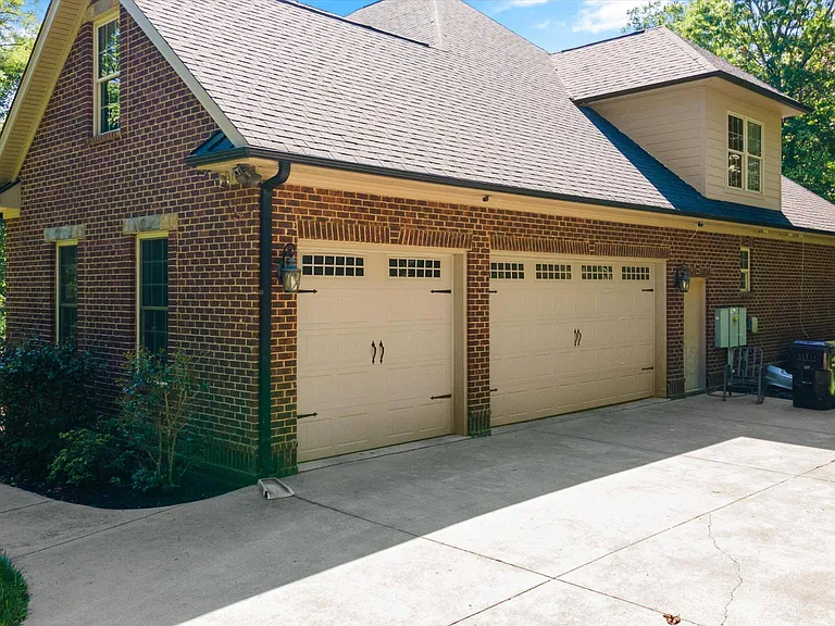 3 Car Garage & Driveway