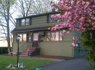 66 Ray St, Elmwood Park, NJ 07407