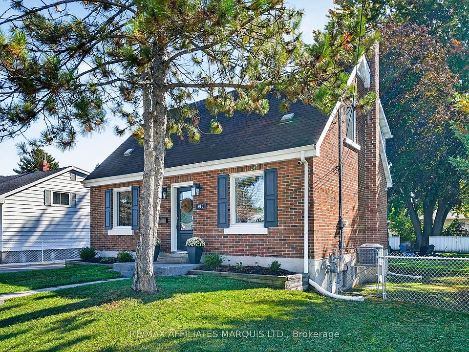 1st image of 916 Leonard Ave