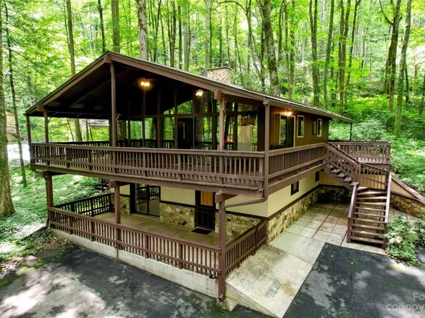 1764 Dogwood Dr, Maggie Valley, NC 28751